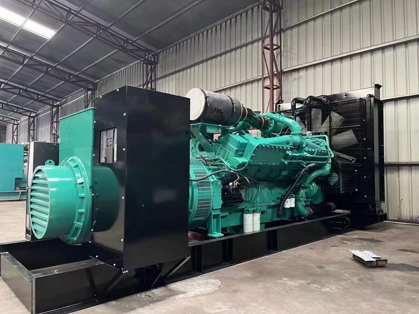红旗如何降低 800kW 柴油发电机输出电流的波动?
