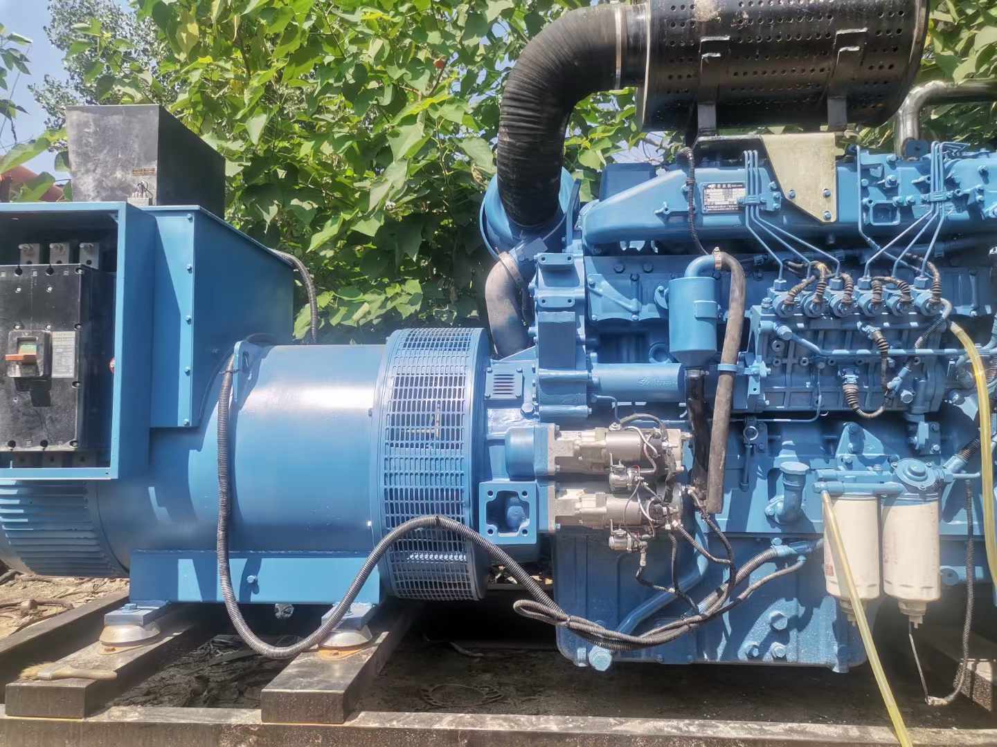 红旗详细说明降低 800kW 柴油发电机输出电流波动的方法
