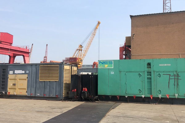 红旗发电机出租空气滤清器的清洁频率是多少？
